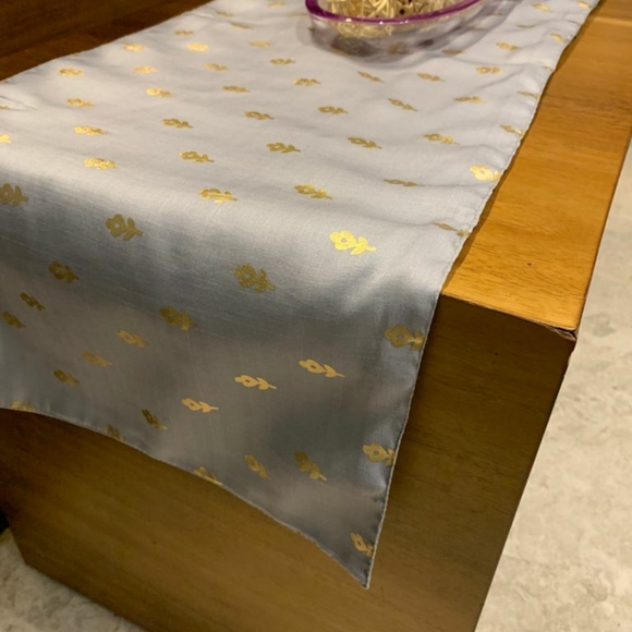 Table Runners - Picture 2 of 5